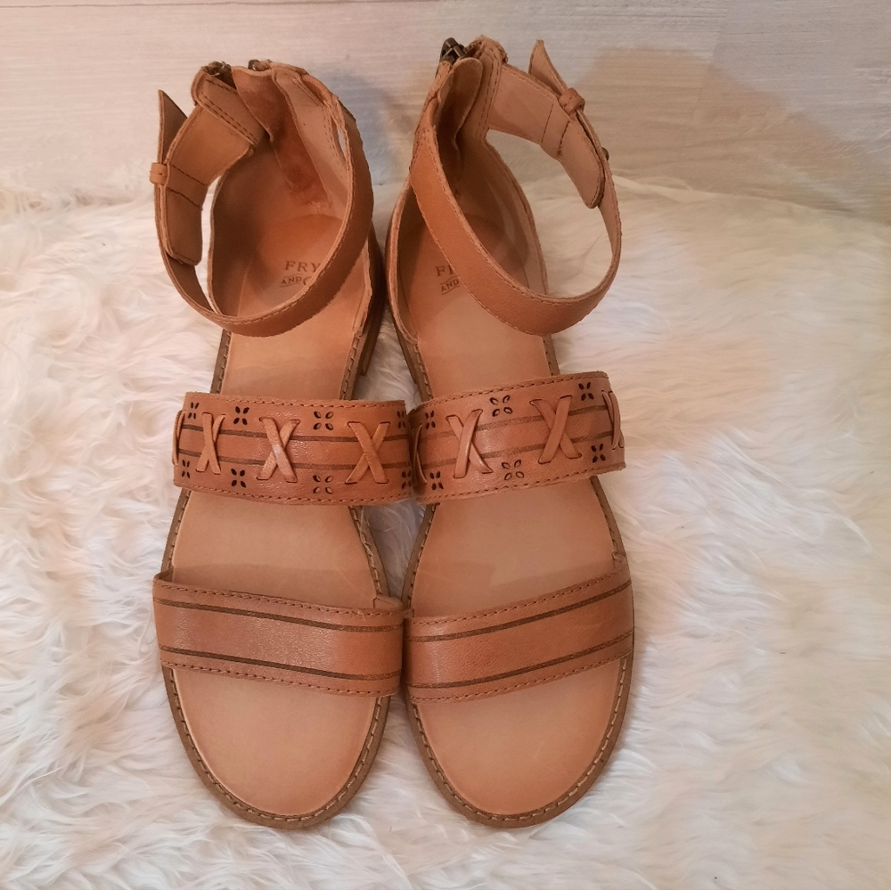 Frye and Co faux leather ankle strappy sandals sz 7.5 NWOB - Picture 5 of 8
